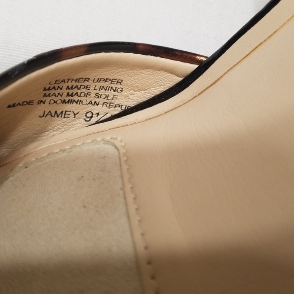 Alex Marie Pump - Picture 8 of 8